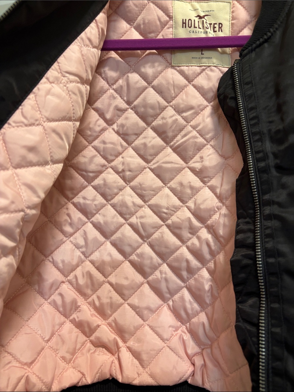NWOT Hollister Black Bomber Jacket with Pink Lining - Picture 6 of 9